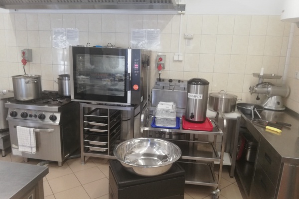 Remont łazienek i doposażenie kuchni z Zespole Szkół w Rudkach