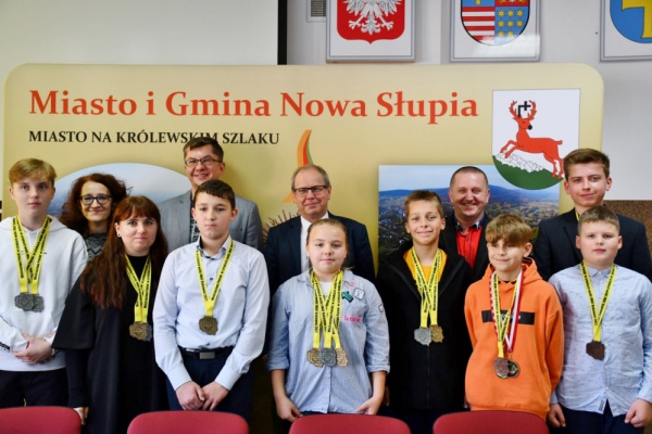 Młodzi sportowcy nagrodzeni