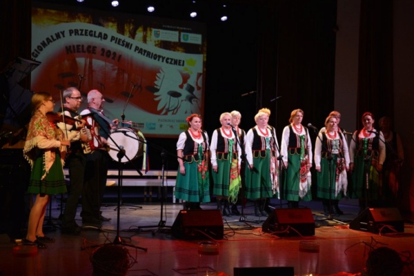 Zespół Modrzewianki podczas finałowego występu.